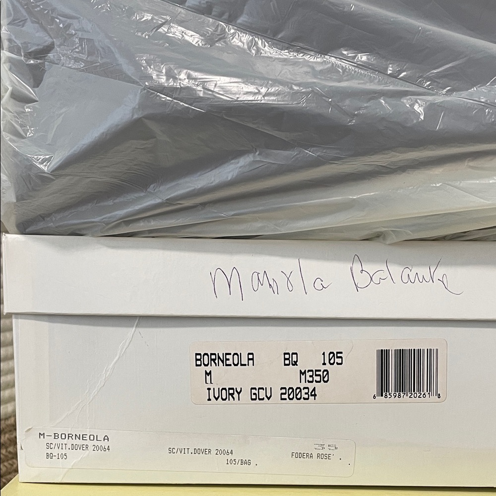 Manolo Blahnik Ivory Borneola  Boots Creme Calf Leather heeled bow straps - Picture 7 of 17